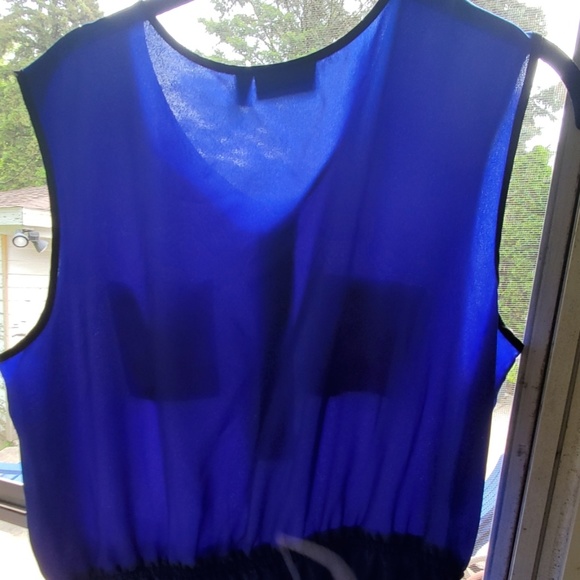 Dress - Picture 7 of 8